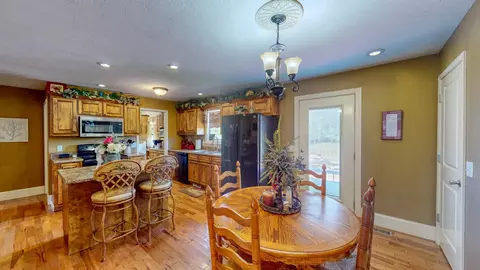 582 Ruby Dr, Holladay, TN 38341 photo 9