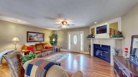 582 Ruby Dr, Holladay, TN 38341 photo 6