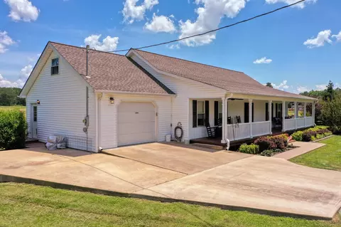 582 Ruby Dr, Holladay, TN 38341 photo 2
