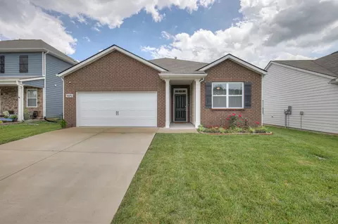 5070 Hunters Village Dr, Lebanon, TN 37087