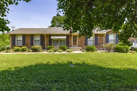 204 Wessington Pl, Hendersonville, TN 37075