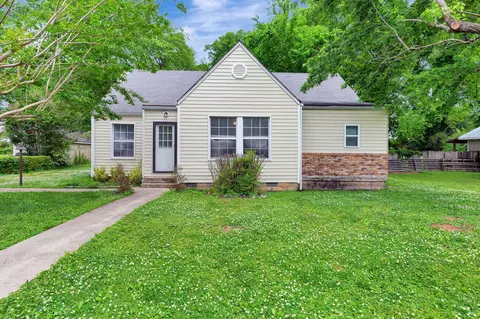 420 Riverview Dr, Shelbyville, TN 37160