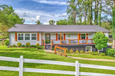 411 College Ave E, Carthage, TN 37030