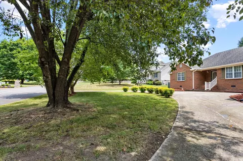 636 Pine Brow Trl, Chattanooga, TN 37421 photo 4