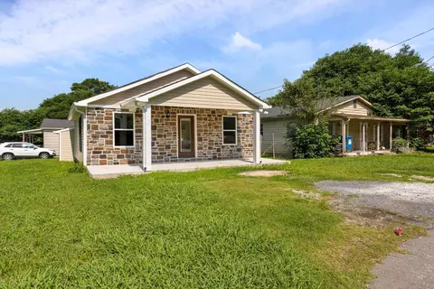 729 Henderson Ave, Rossville, GA 30741