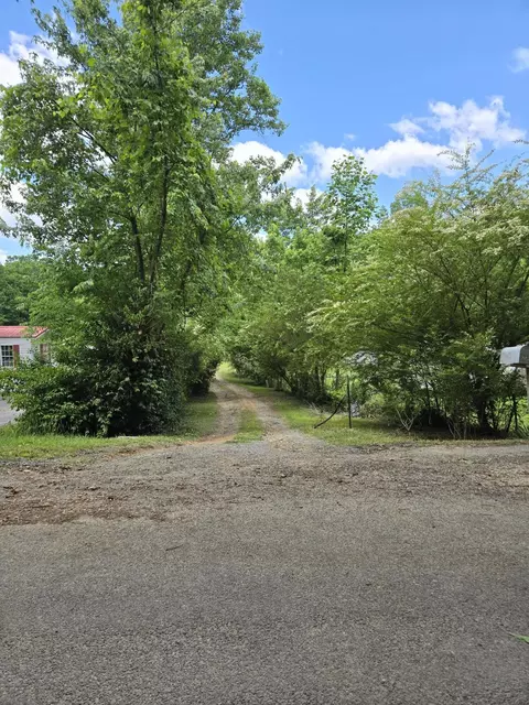 236 County Road 733, Calhoun, TN 37309