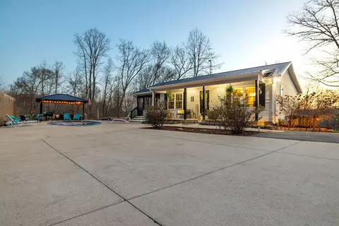 169 Kro Hollow Rd, Hohenwald, TN 38462