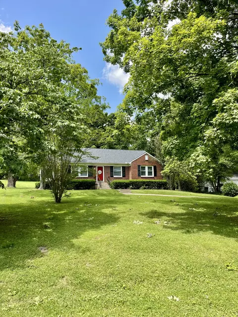 112 Park Cir, Columbia, TN 38401