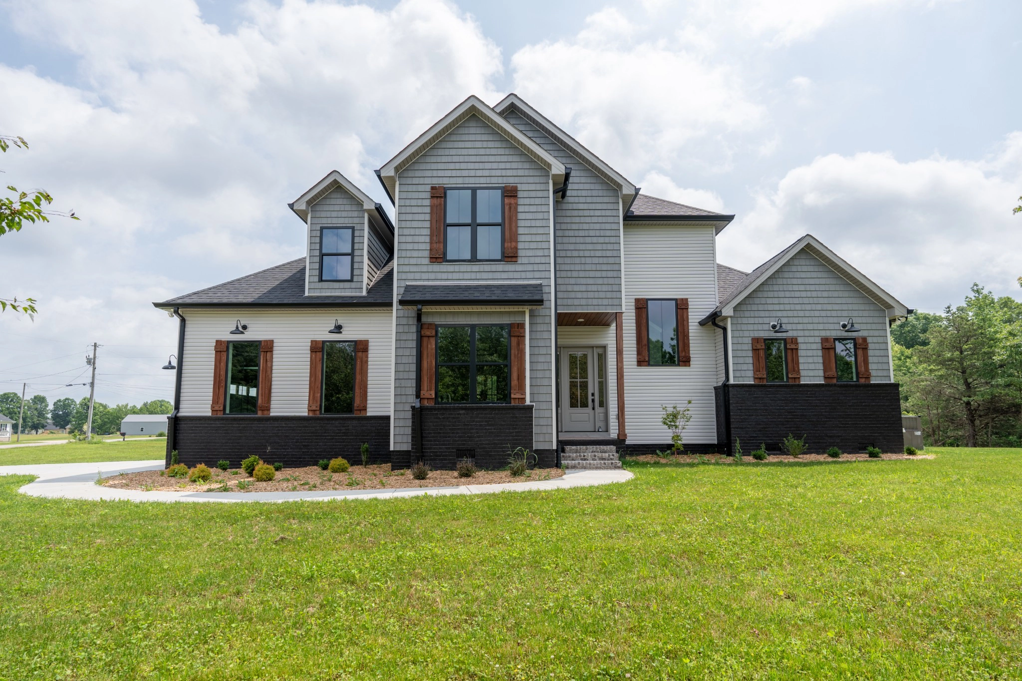 102 Heritage Hls Ln  