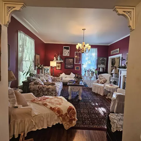 Living - 420 Madison St E, Pulaski, TN 38478 photo 2 of 3