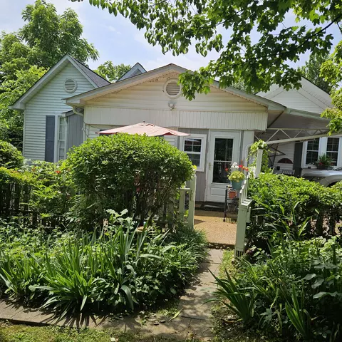 Exterior - 420 Madison St E, Pulaski, TN 38478 photo 10 of 11