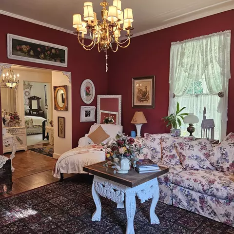 Living - 420 Madison St E, Pulaski, TN 38478 photo 1 of 3