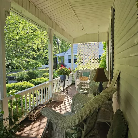 Exterior - 420 Madison St E, Pulaski, TN 38478 photo 4 of 11