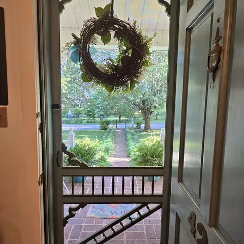 Entry Way - 420 Madison St E, Pulaski, TN 38478 photo 4 of 4