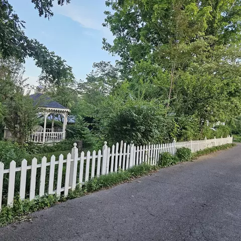 Exterior - 420 Madison St E, Pulaski, TN 38478 photo 7 of 11