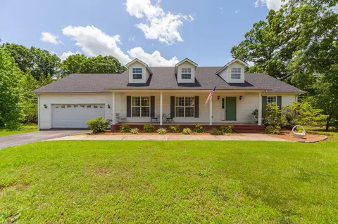 693 Post Oak Rd, Camden, TN 38320