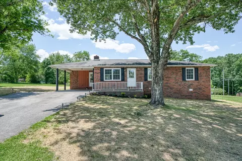 22 E Ridge Dr, Crossville, TN 38555