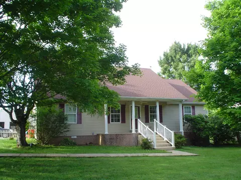 6938 Carter Rd E, Westmoreland, TN 37186