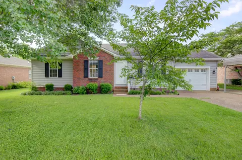 3635 Stone Valley Dr, Hopkinsville, KY 42240