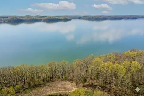 100 Sunset Rdg, Waverly, TN 37185