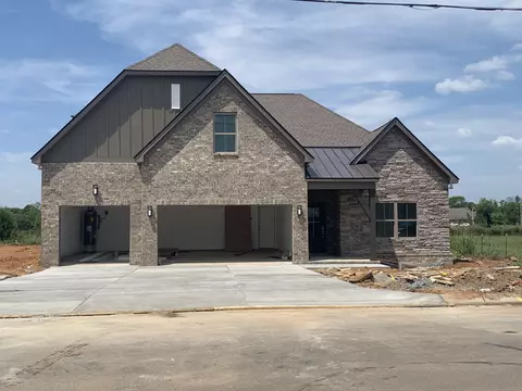 610 Donna Oaks Dr, Mount Juliet, TN 37122