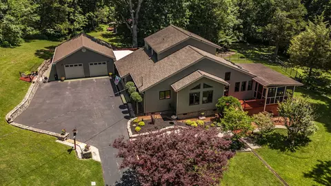 7735 SE Tater Peeler Rd, Lebanon, TN 37090