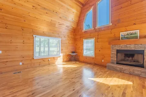 Living - 959 Ferrells Loop Rd, Beechgrove, TN 37018 photo 2 of 5
