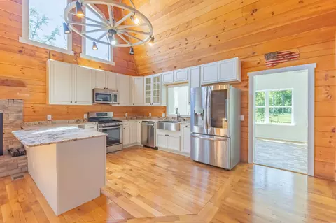 Kitchen - 959 Ferrells Loop Rd, Beechgrove, TN 37018 photo 2 of 2