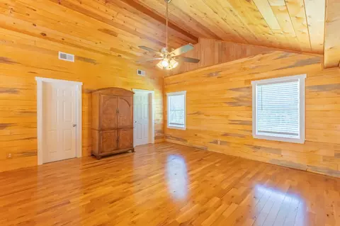 Bedroom - 959 Ferrells Loop Rd, Beechgrove, TN 37018 photo 2 of 2