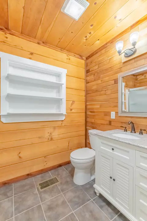 Bath - 959 Ferrells Loop Rd, Beechgrove, TN 37018 photo 1 of 5