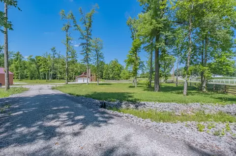 Exterior - 959 Ferrells Loop Rd, Beechgrove, TN 37018 photo 10 of 12