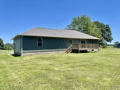 120 E Augustine Dr, Loretto, TN 38469 photo 4