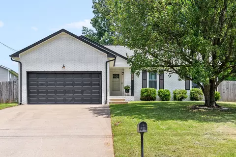 1221 Verkler Dr, Clarksville, TN 37042