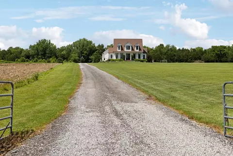 1236 Beechcroft Rd, Spring Hill, TN 37174 photo 2