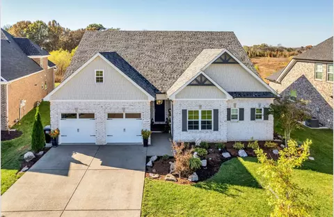 2224 Winterdale Dr, Murfreesboro, TN 37128