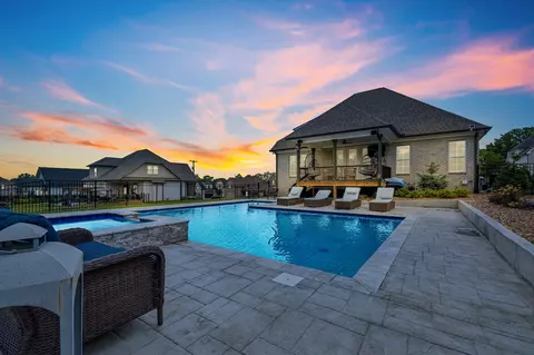 245 Hutch Ct, Gallatin, TN 37066