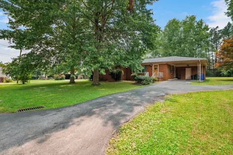 811 NW Sunset Ave, Cleveland, TN 37311