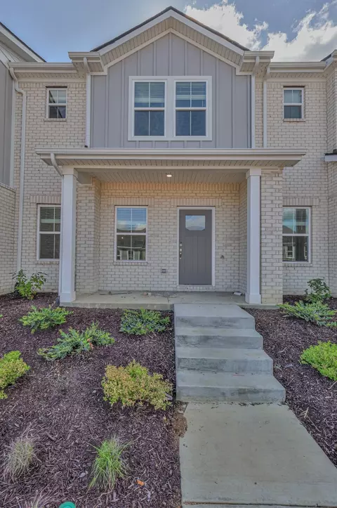 204 Douglas Bend Rd #202, Gallatin, TN 37066