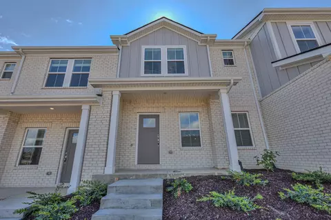 204 Douglas Bend Rd #204, Gallatin, TN 37066
