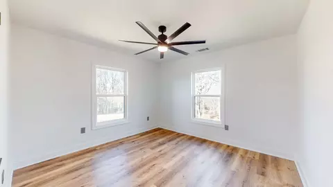 Bedroom - 1670 Elmore Rd, Eagleville, TN 37060 photo 6 of 8