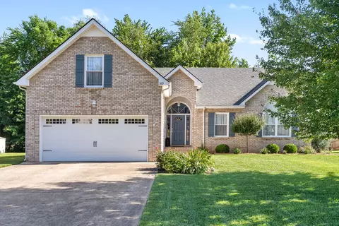 369 Woodtrace Dr, Clarksville, TN 37042