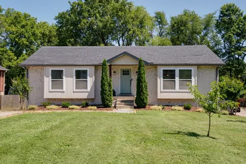 211 Evergreen Cir, Hendersonville, TN 37075