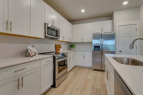 2744 Fordham St, Columbia, TN 38401