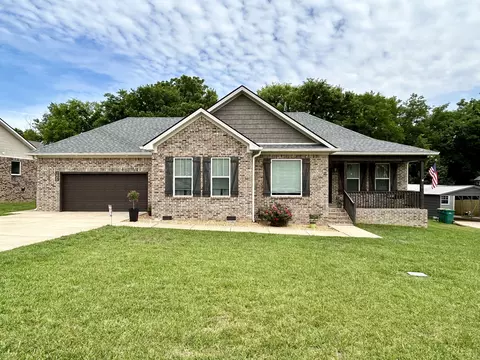 1025 Corey Dr, Lewisburg, TN 37091