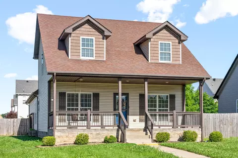 693 Fox Hound Dr, Clarksville, TN 37040