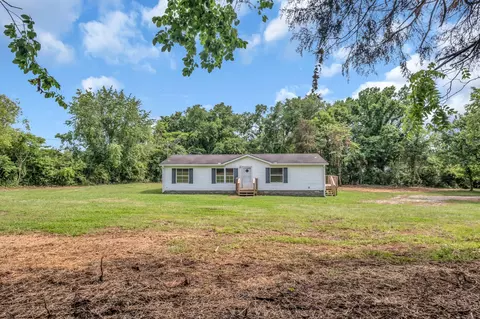 132 Oak Park Dr, Columbia, TN 38401