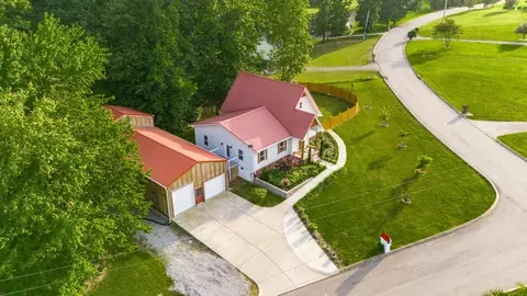 1000 Chickadee Ct, Portland, TN 37148