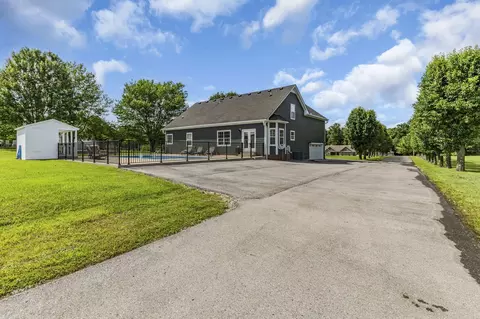 Exterior - 6689 E Benton Rd, Springfield, TN 37172 photo 5 of 5