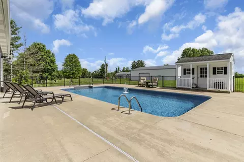 Exterior - 6689 E Benton Rd, Springfield, TN 37172 photo 4 of 5