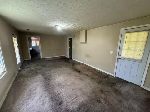 Living - 106 Dickson Ave, Dickson, TN 37055 photo 2 of 3